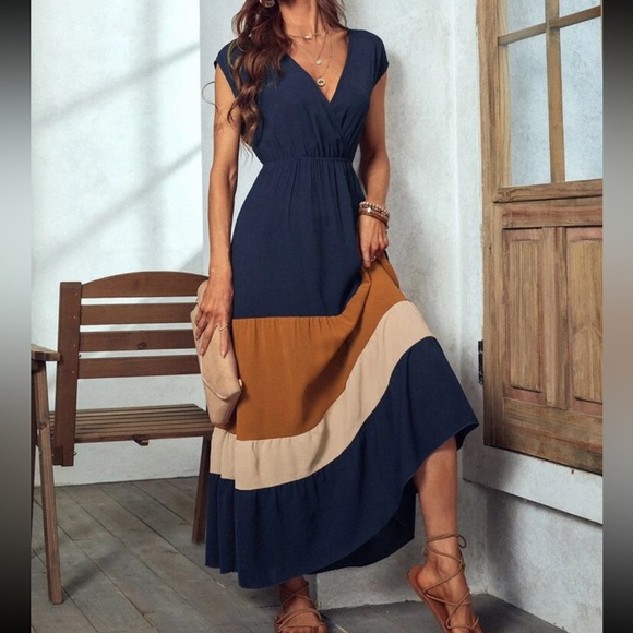 Boho color block surplice neck maxi dress - Picture 2 of 6
